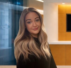 Headshot   Ellie Balshaw