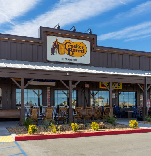 cracker barrel logo
