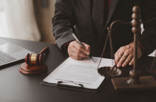 bigstock Lawyer Concepts To Testify To  478373365