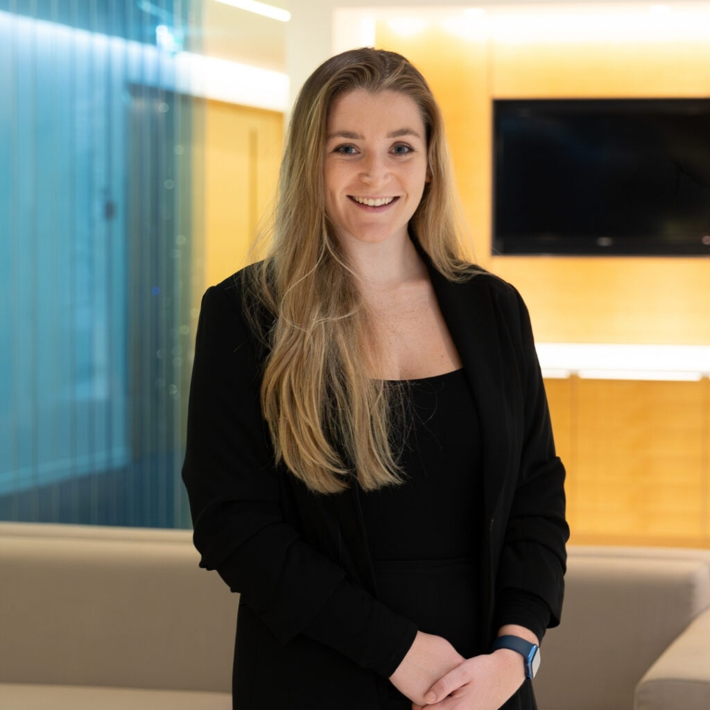 image of Cara Groves