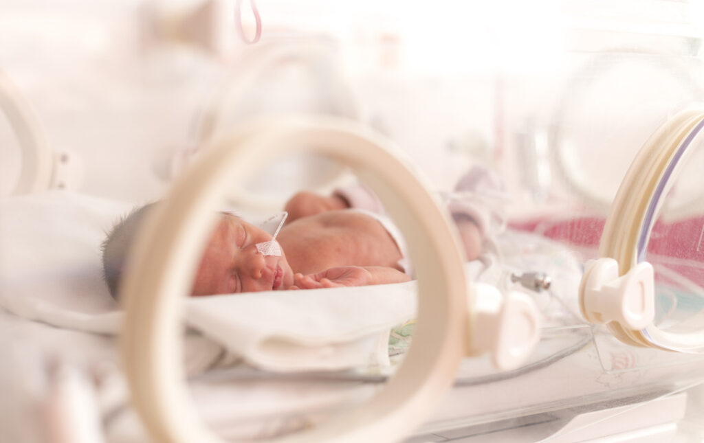 image of baby in incubator